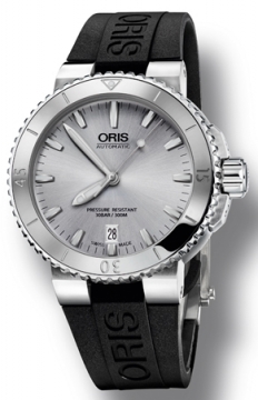 Oris aquis date on sale 40mm