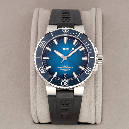 Pre-owned Oris Aquis Date Caliber 400 43.5mm 01 400 7763 4135-07 4 24 74EB