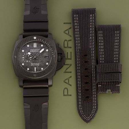 Pre-owned Panerai Submersible Marina Militare Carbotech 47mm pam00979