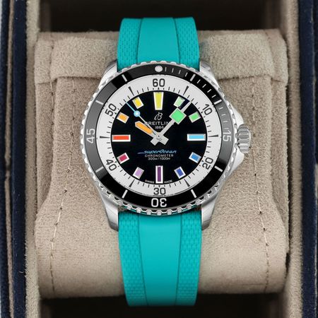 Pre-owned Breitling Superocean Rainbow Automatic 42 A17375211B2S2