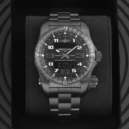 Pre-owned Breitling Emergency 51mm V76325221B1V1