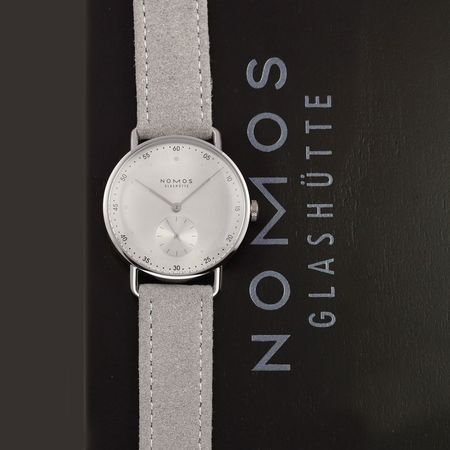 Pre-owned Nomos Glashutte Metro 33 1122