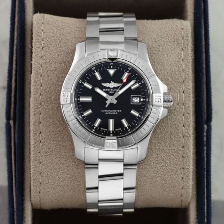 Pre-owned Breitling Avenger Automatic 43mm a17318101b1a1