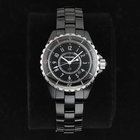 Pre-owned Chanel J12 Quartz 33mm H0682